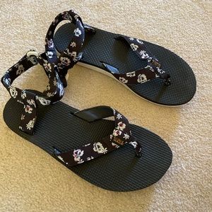 Floral Tevas